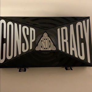 Lightiy used Conspiracy palette